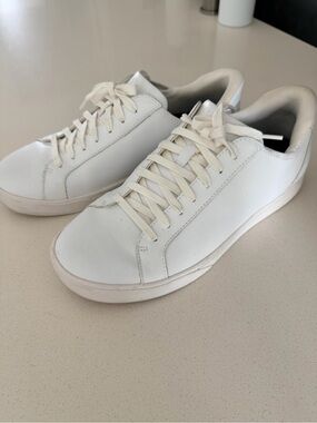 Men’s Kizik Sneakers 8.5